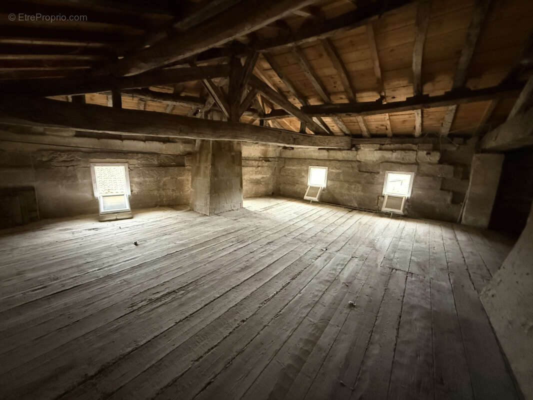 Maison à SAINT-EMILION