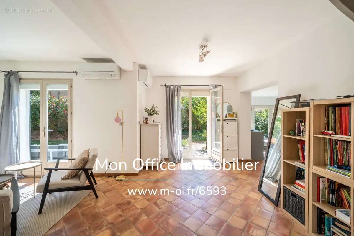 Maison à LE THOLONET