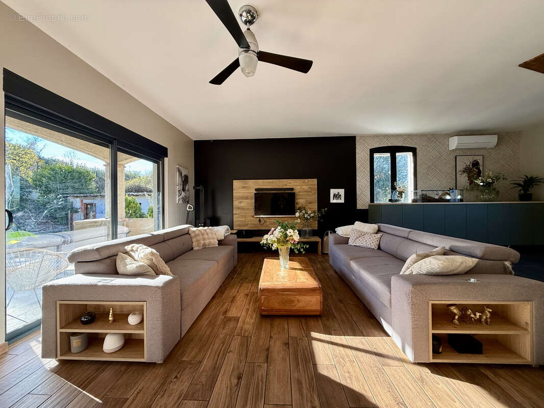 Maison à SAINT-THIBERY