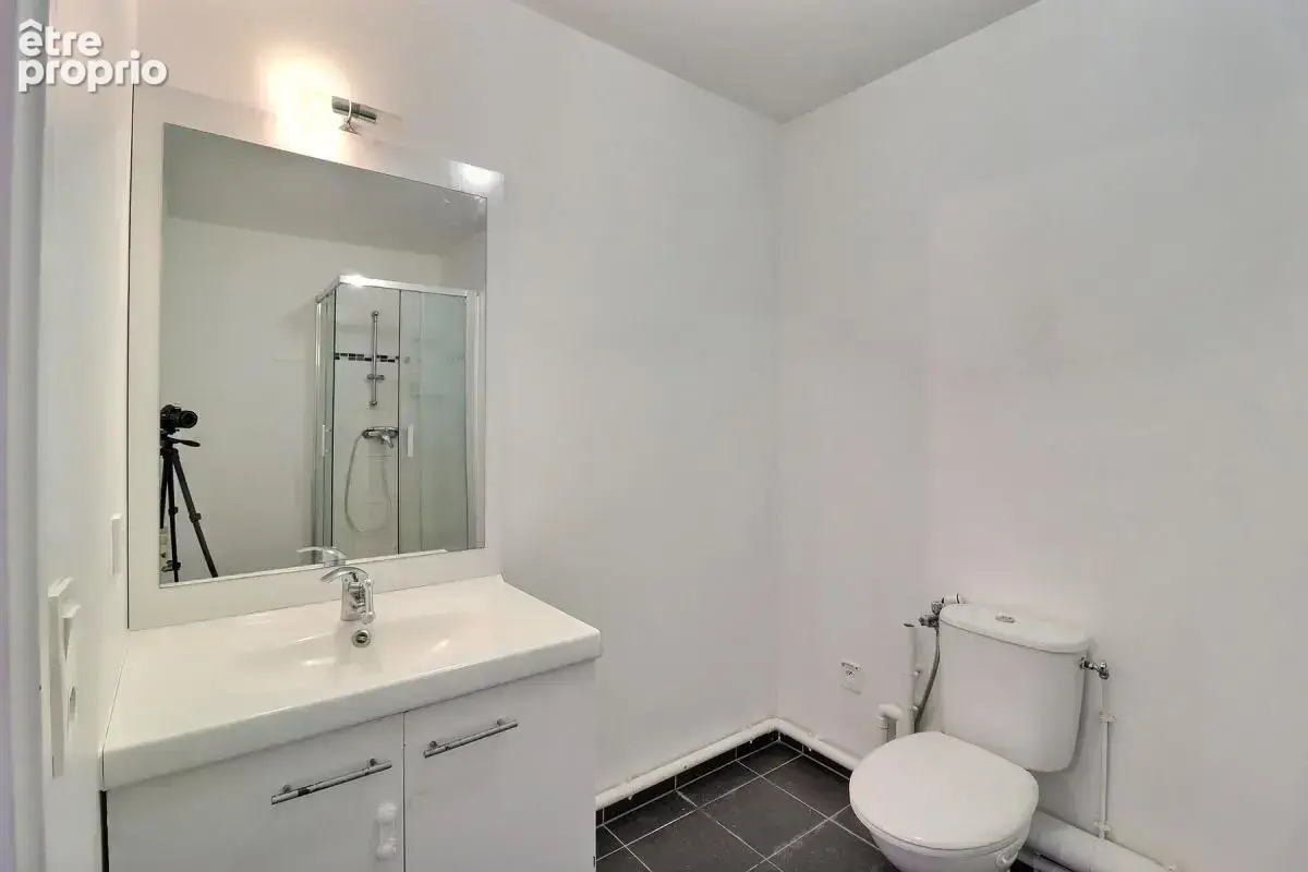 Libre : 2 pièces de 48 m² avec balcon et ascenseur dans résidence récente - photo 7