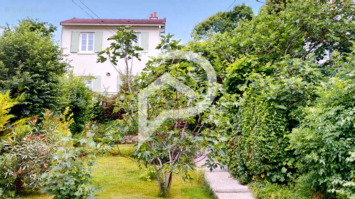 Maison à MAREIL-MARLY