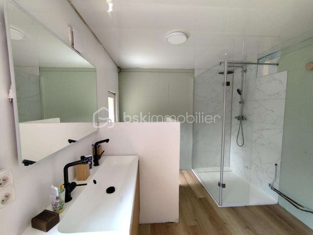 Maison à LA ROCHE-EN-BRENIL