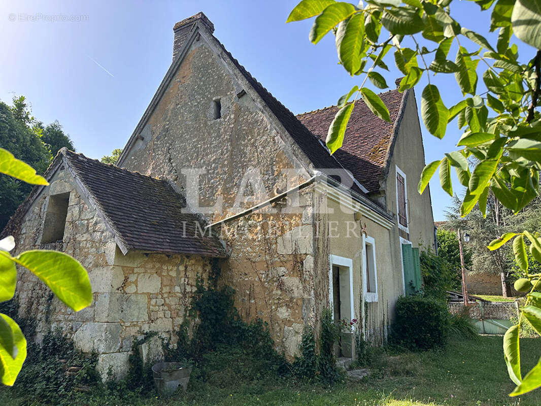 Maison de bourg au calme à rénover - B15276 - photo 2