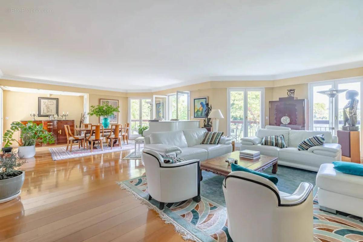 Appartement à ENGHIEN-LES-BAINS