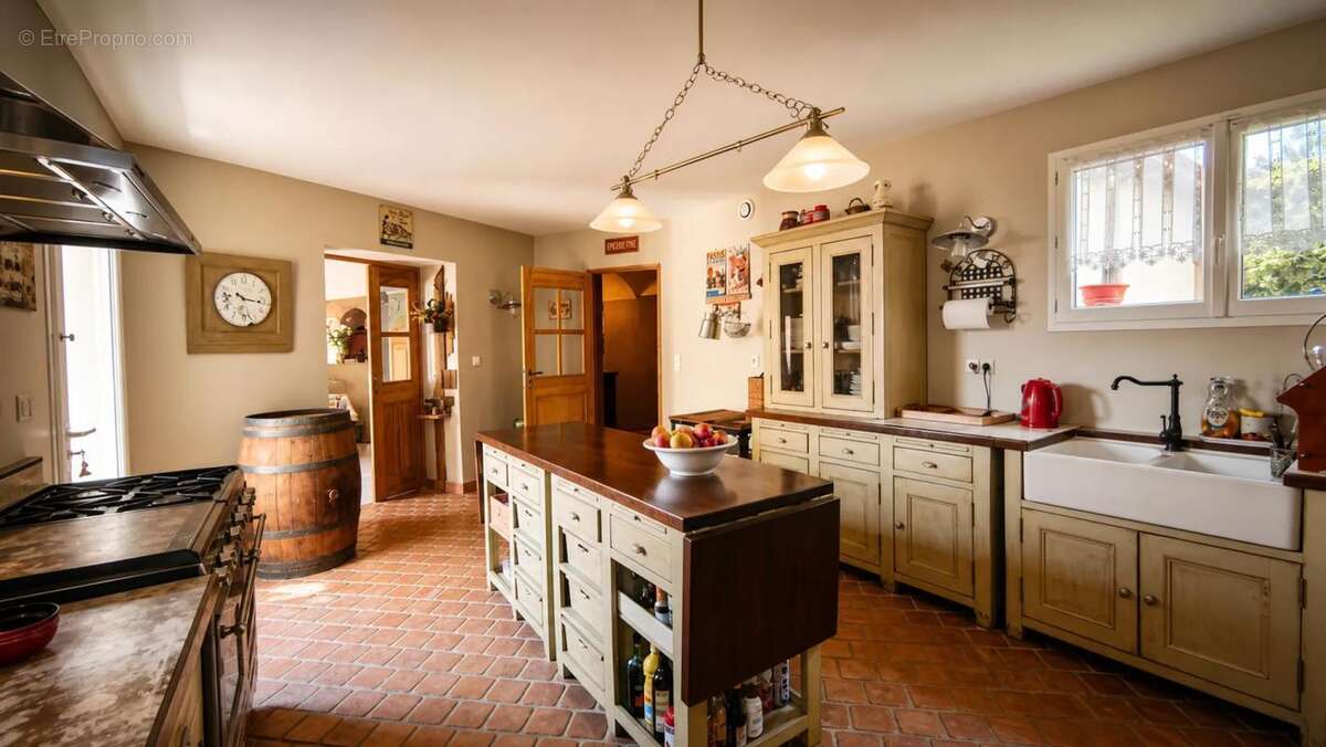 Belle villa spacieuse avec grand terrain et logement independant - photo 4