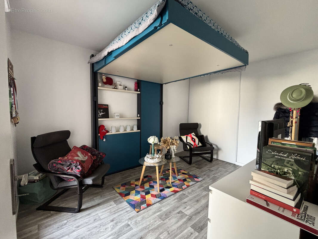 Appartement à EZANVILLE