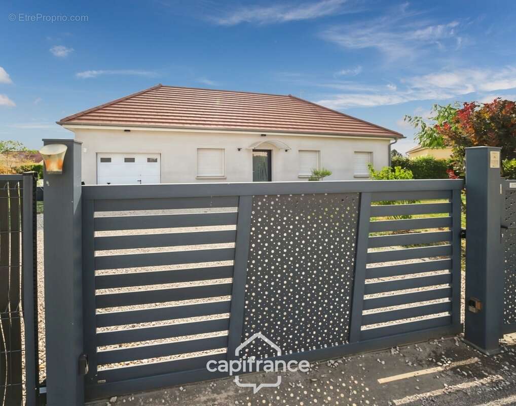 Maison de plain-pied, 3 chambres, véranda, piscine chauffée et jardin paysager – Courlaoux, à 10 min de Lons-le-Saunier (39000) - photo 16