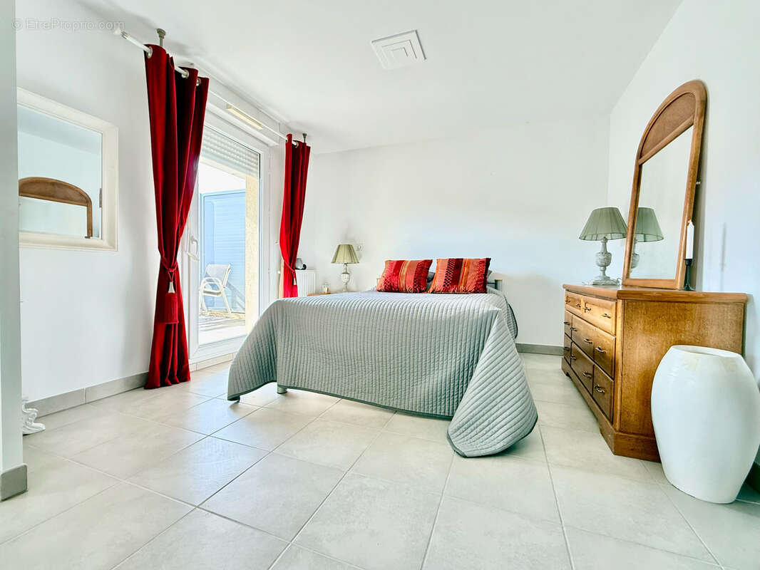 Appartement à SIX-FOURS-LES-PLAGES