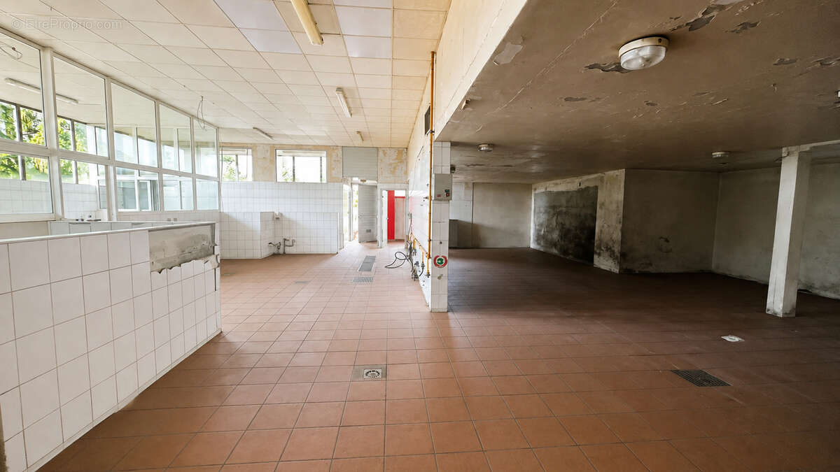 Entrepôt / local industriel Publier 370 m2 avec stationnement - photo 3