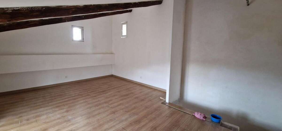 Maison à COURTHEZON