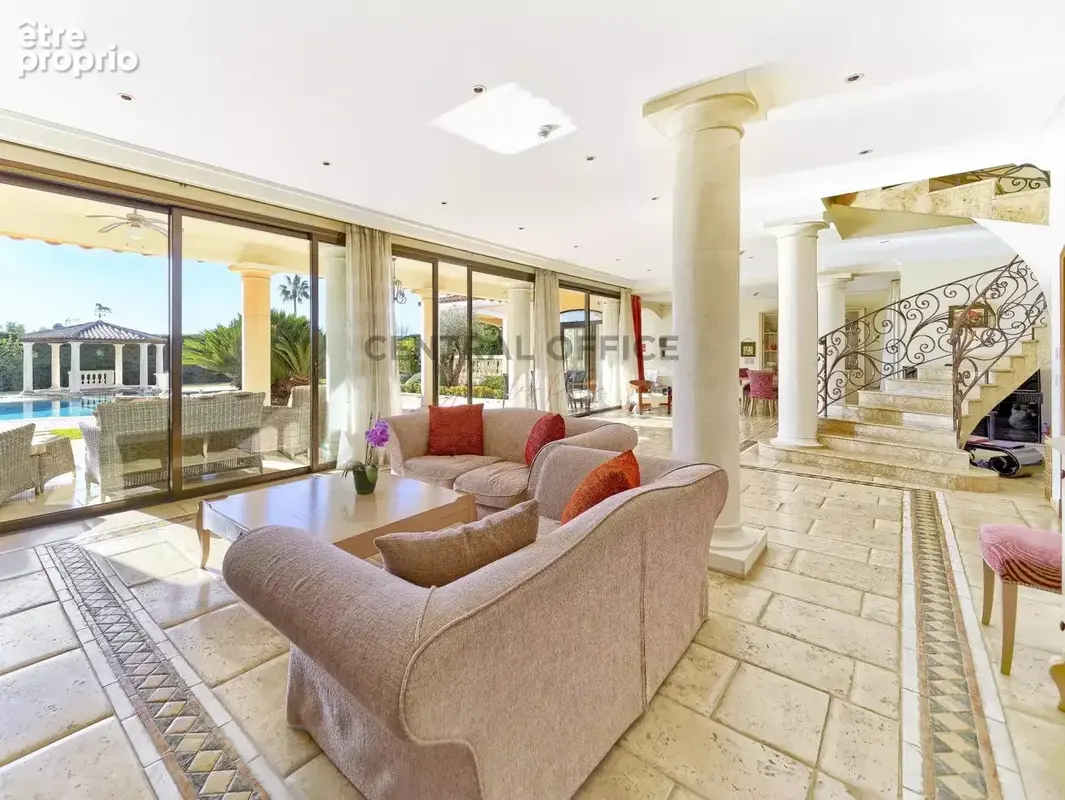 CAP D’ANTIBES,  Luxueuse propriété au sein d’un domaine privé sur le versant ouest - photo 5
