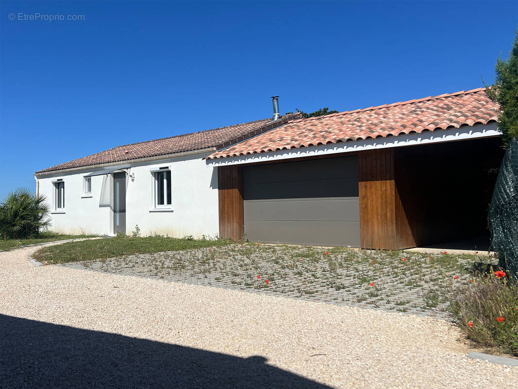 Maison à LA VILLE-DIEU-DU-TEMPLE