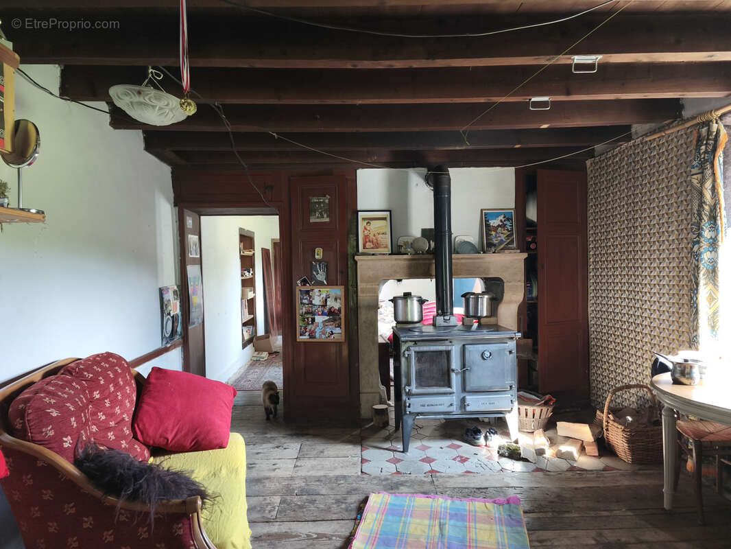 Maison à THEZILLIEU