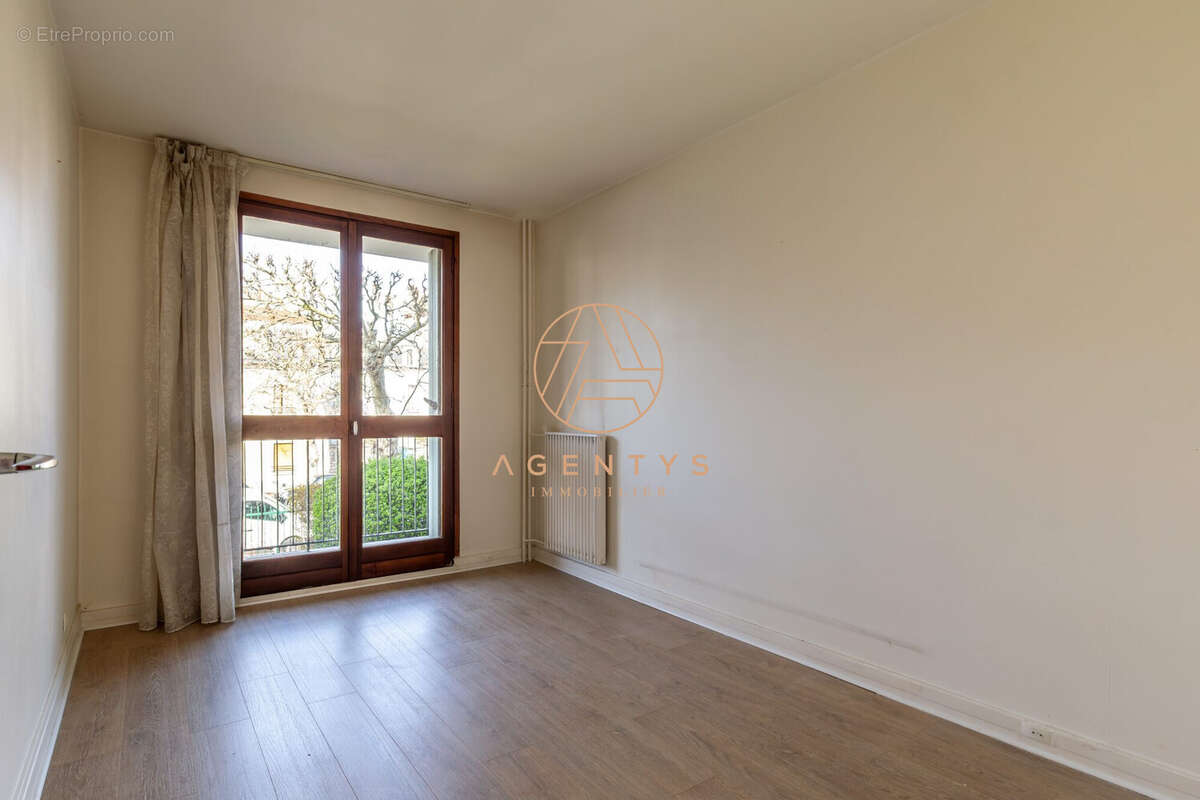 Appartement à LE PERREUX-SUR-MARNE