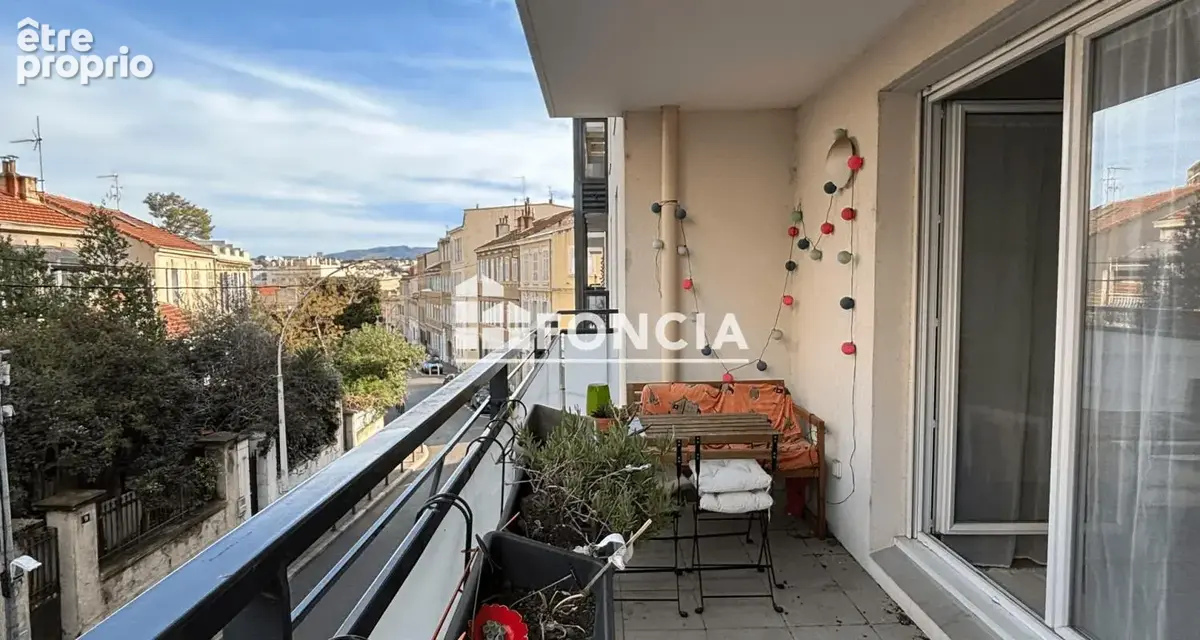 Appartement à MARSEILLE-4E