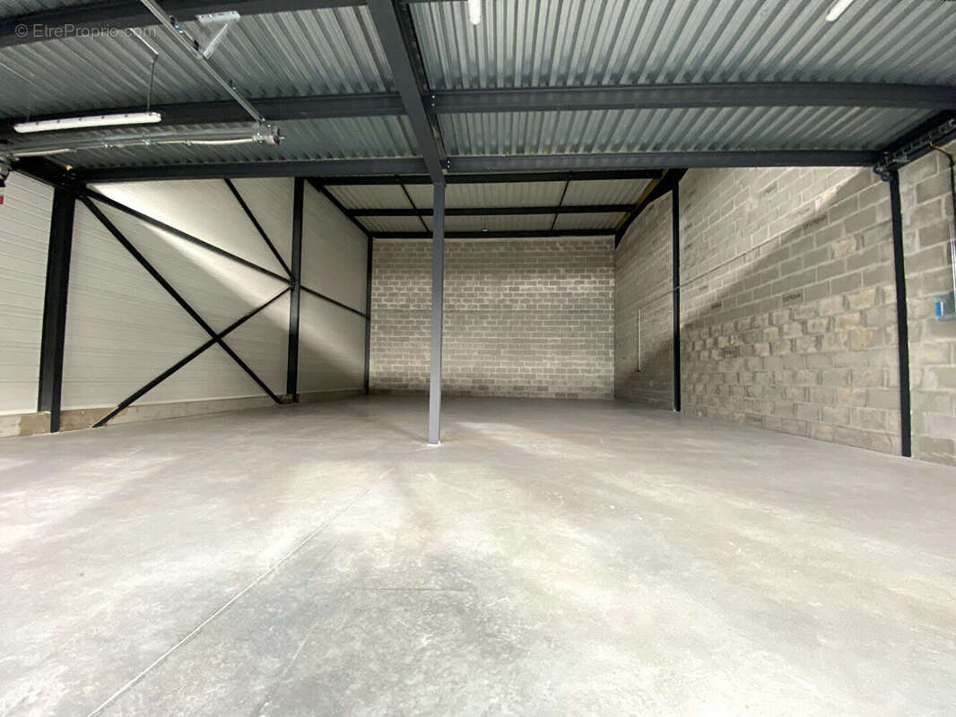 Commerce à BASSE-GOULAINE