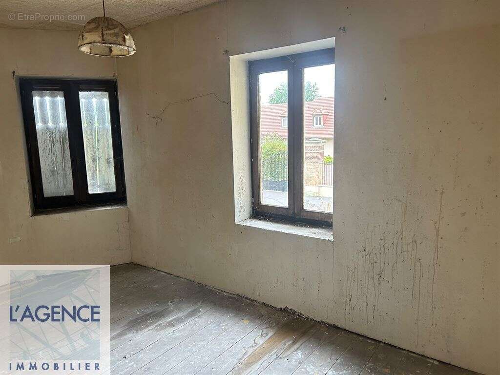 Maison à COUCY-LES-EPPES