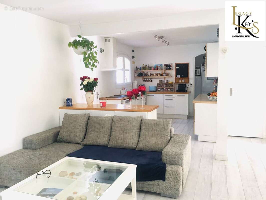 Maison à VILLENAVE-D&#039;ORNON