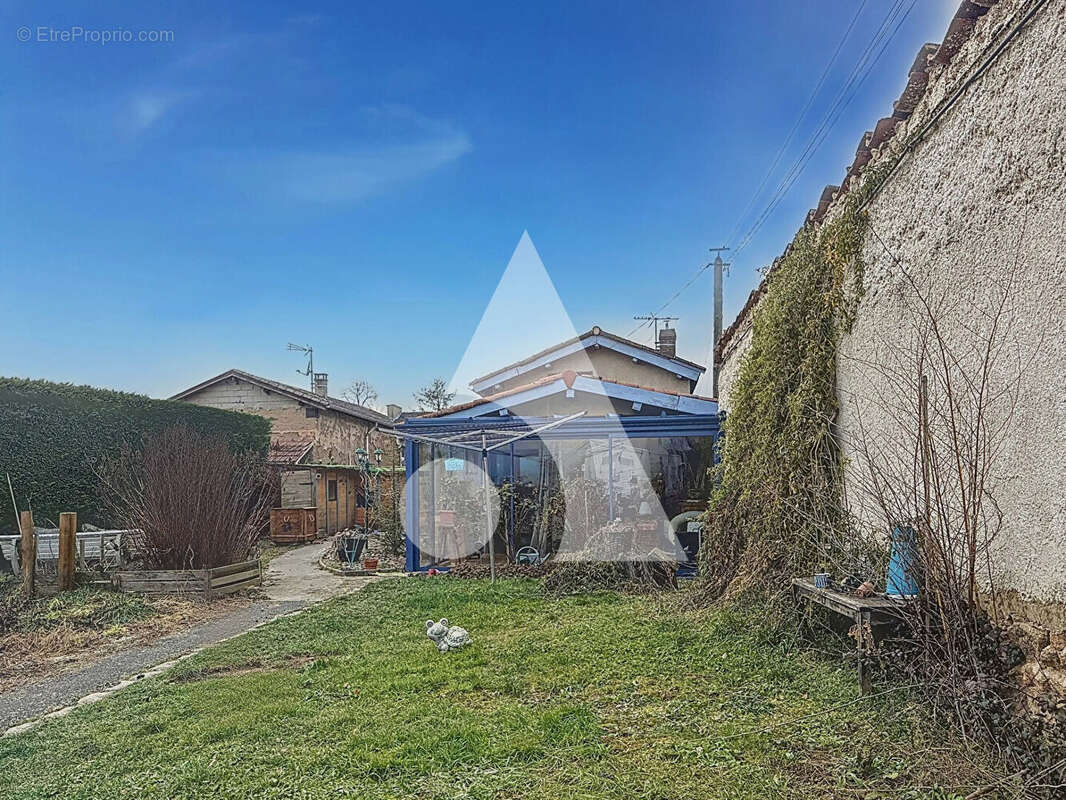 Maison à PANISSIERES