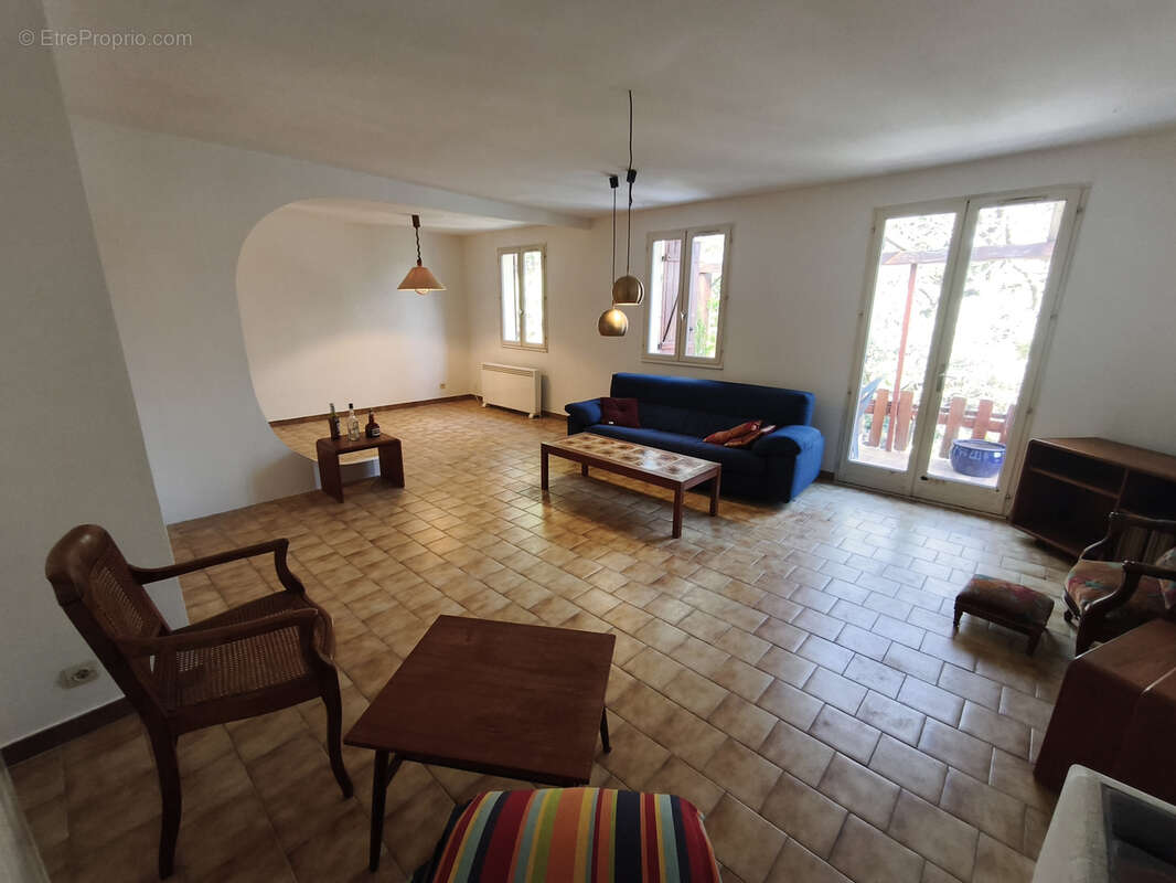 Maison à MONTFERRAT