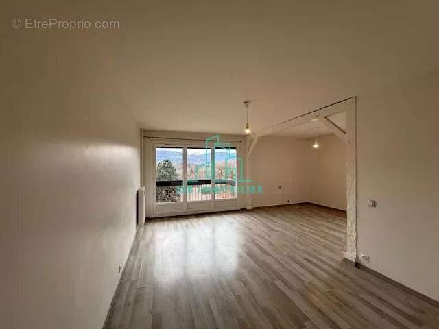 Appartement à ARBIN