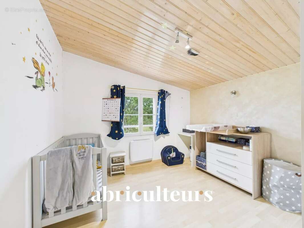 Maison à SAINT-HILAIRE-DE-CHALEONS