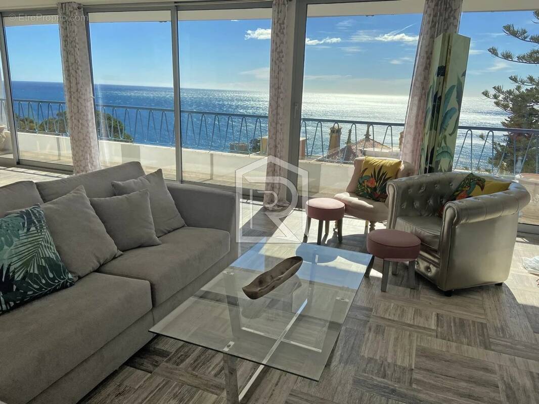 Appartement à ROQUEBRUNE-CAP-MARTIN