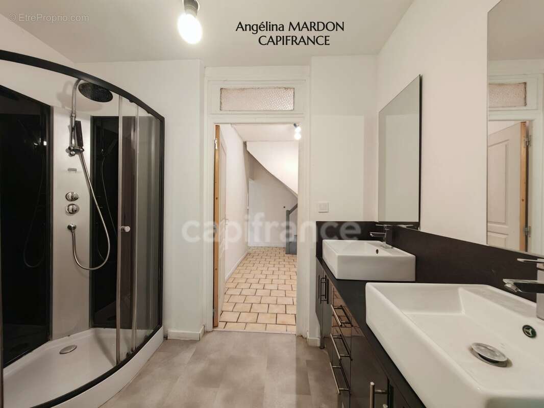 Maison de ville familiale T7 de 139 m² à Bolbec (5 à 6 chambres) avec cour et atelier - photo 6