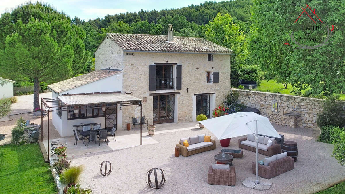 Maison à PERNES-LES-FONTAINES