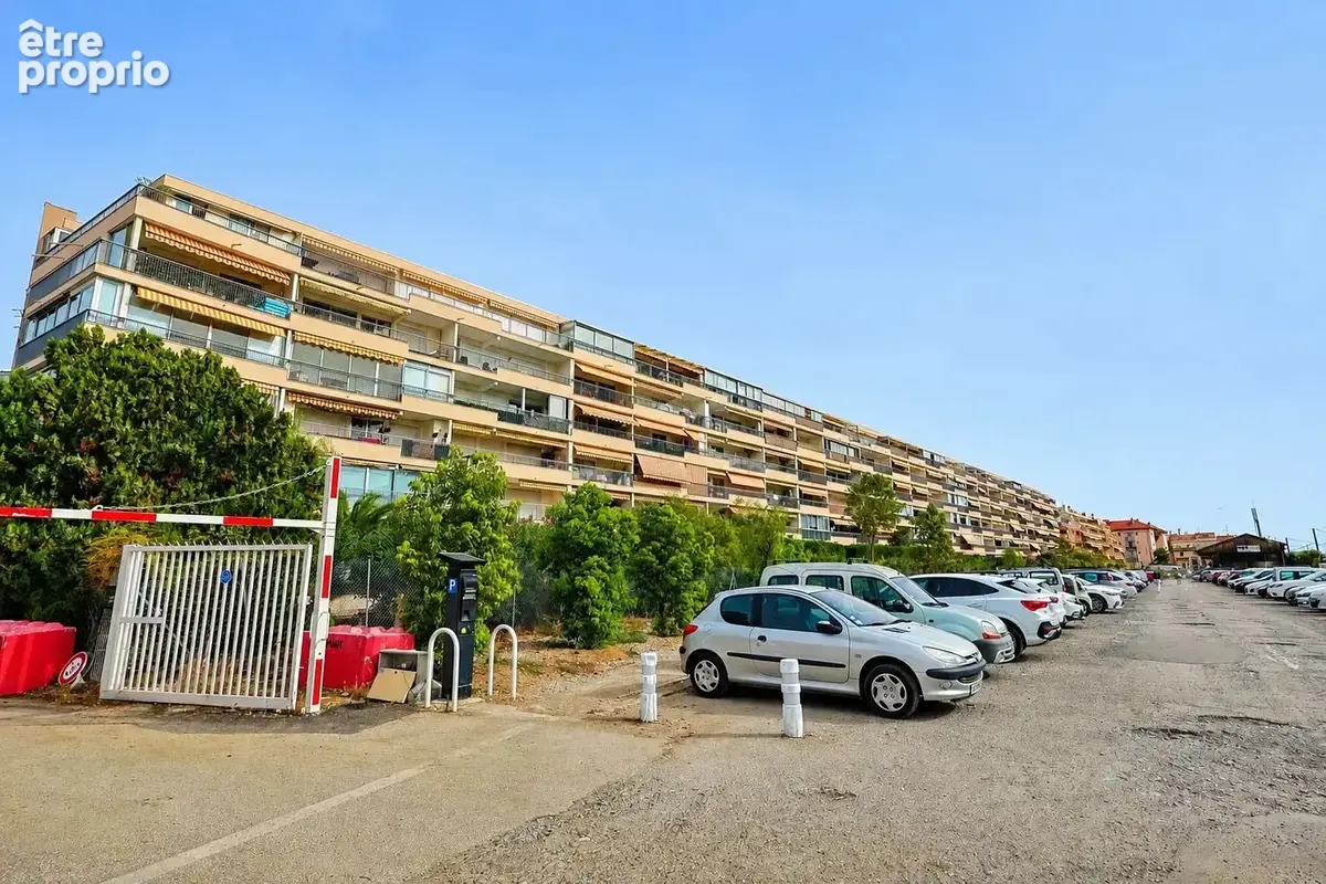 Golfe-juan centre – 4 pièces rénové – terrasse – garage – plages à 180 m - photo 23