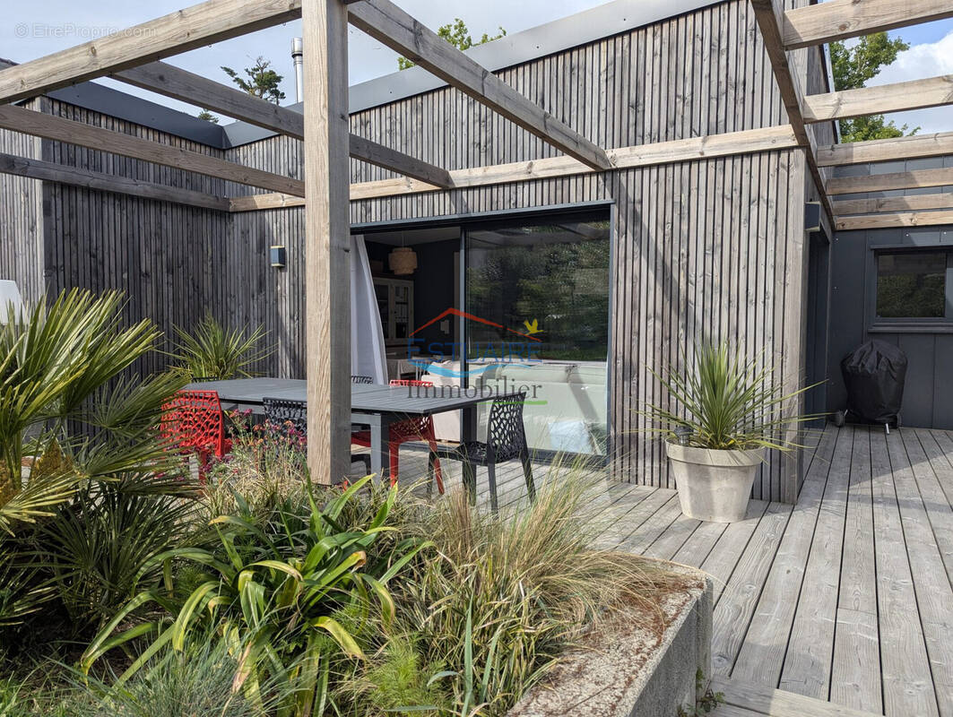 Maison à SAINT-ETIENNE-DE-MONTLUC