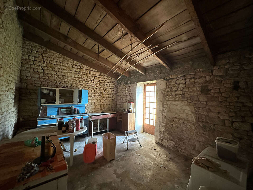 Maison à SAINT-JUST-LUZAC