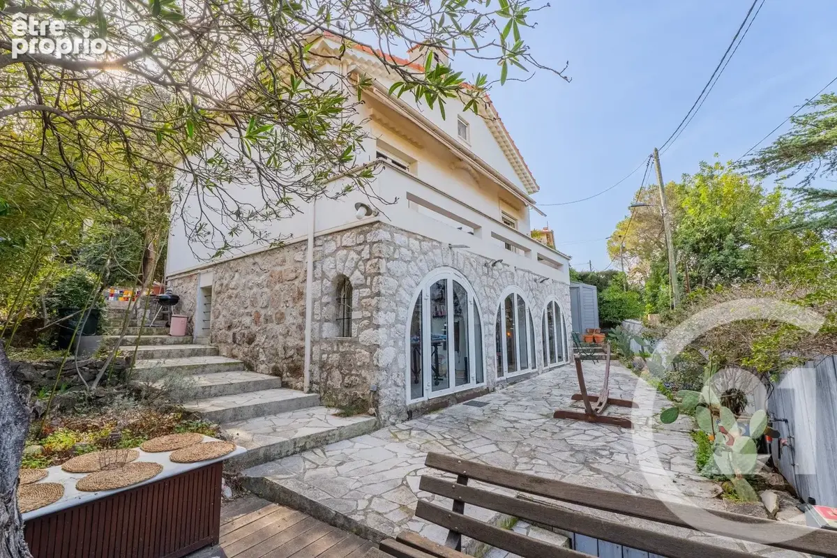 Maison 4 pièces 107 m² à vendre à Nice (06300) - photo 2