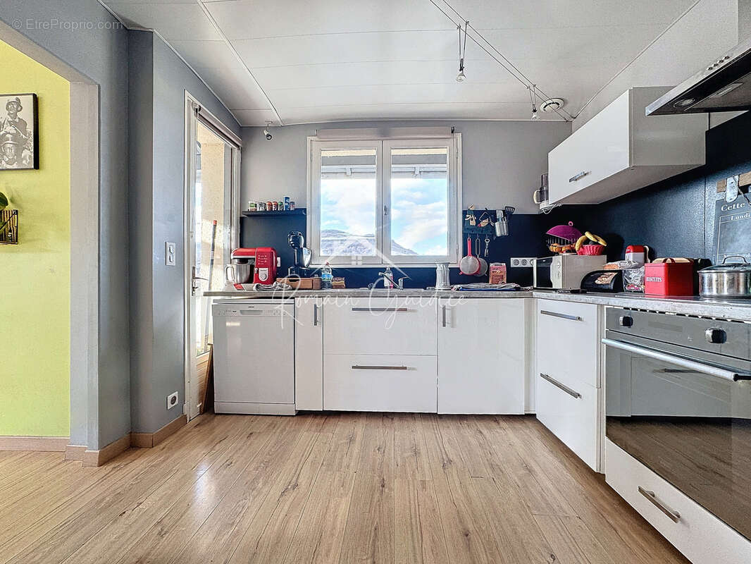 Maison à SAINT-GEORGES-DE-LUZENCON