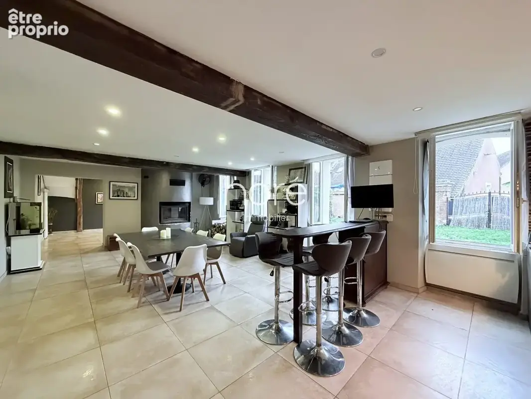 Maison 255 m² à La Celle-Saint-Cyr  - photo 5
