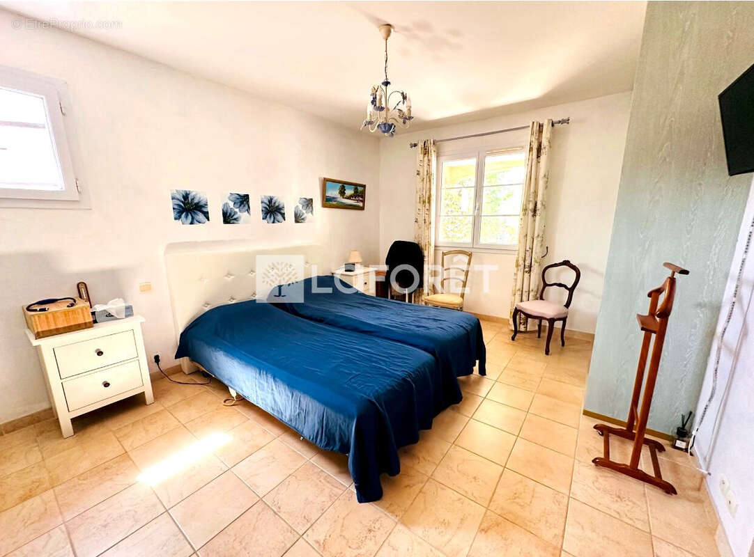 Villa Arles 5 pièce(s) 155.74 m2 - photo 9