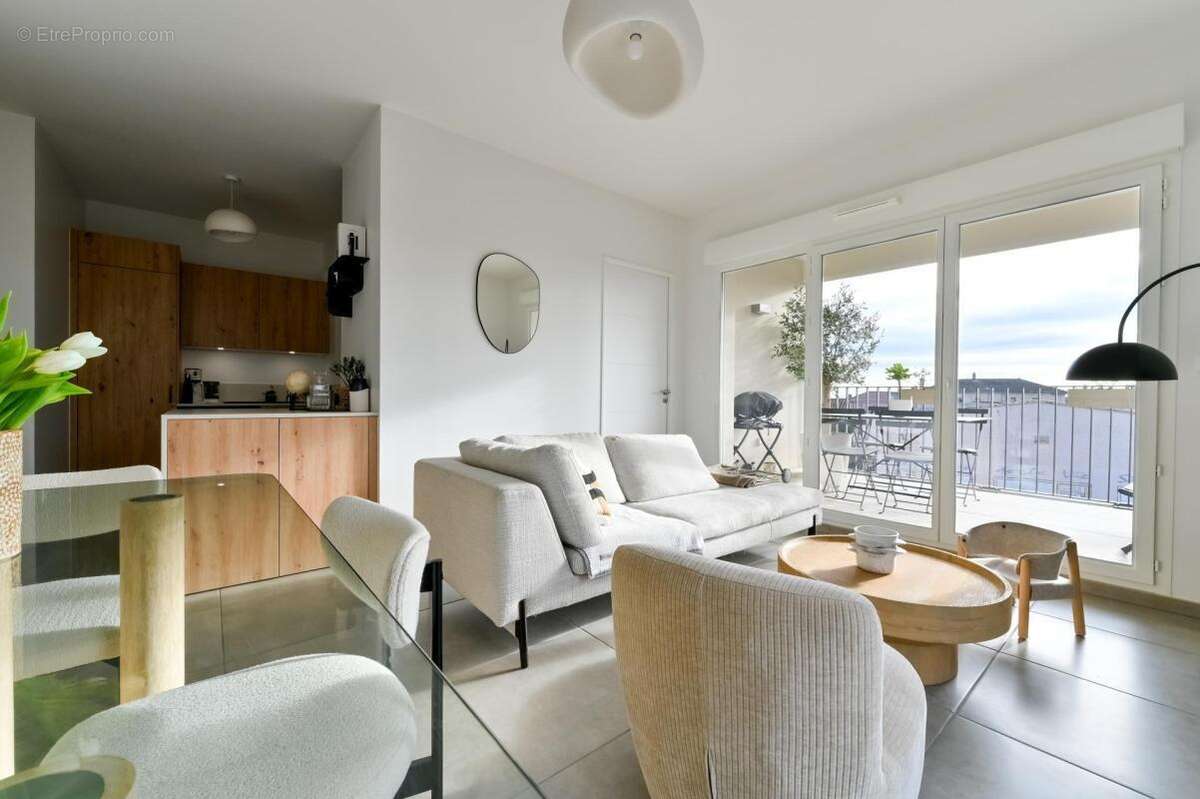 Appartement à SAINT-GENIS-LES-OLLIERES