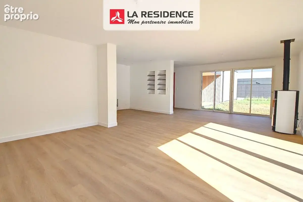Maison 7 pièces 160 m² à vendre à Saint-Etienne-Du-Rouvray (76800) - photo 2