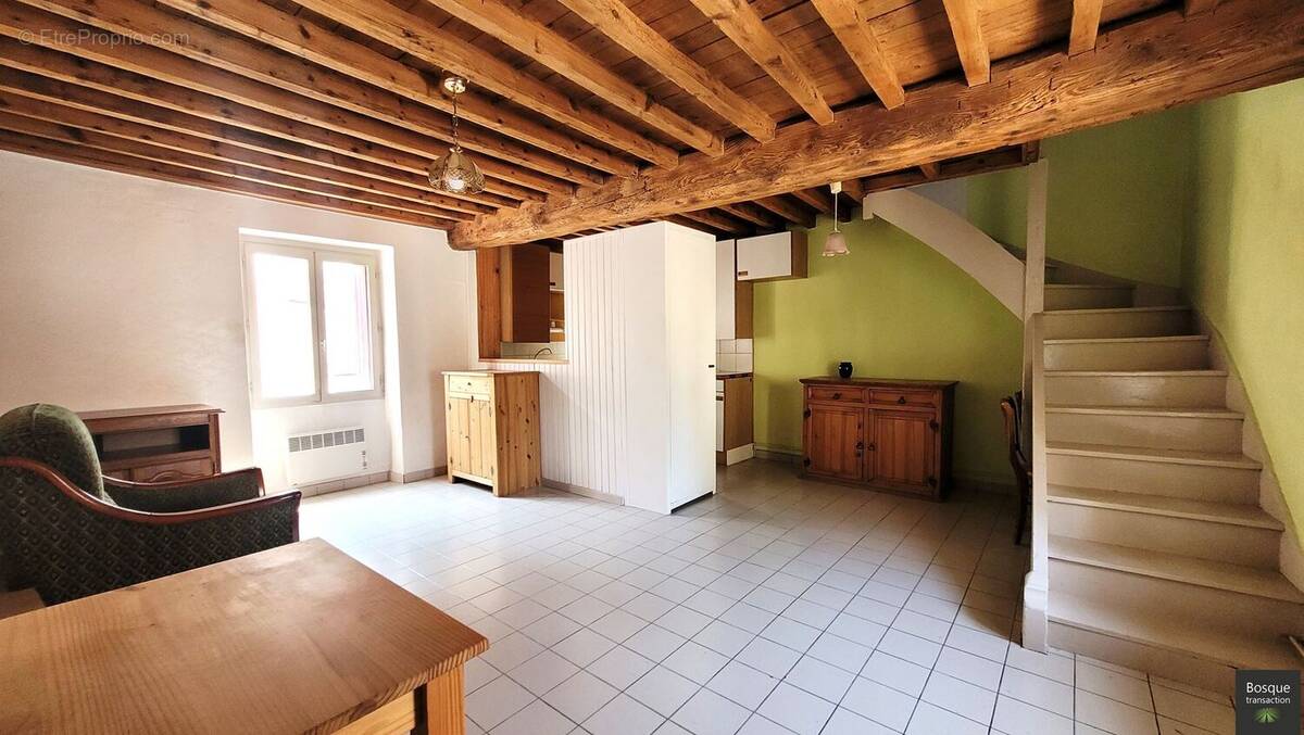 Maison à SURY-LE-COMTAL