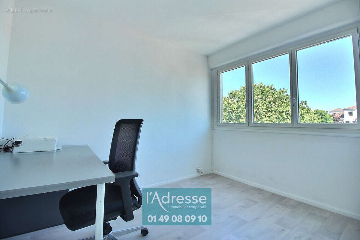 Appartement à L&#039;HAY-LES-ROSES