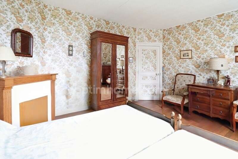 Maison à SAINT-GEORGES-LES-LANDES