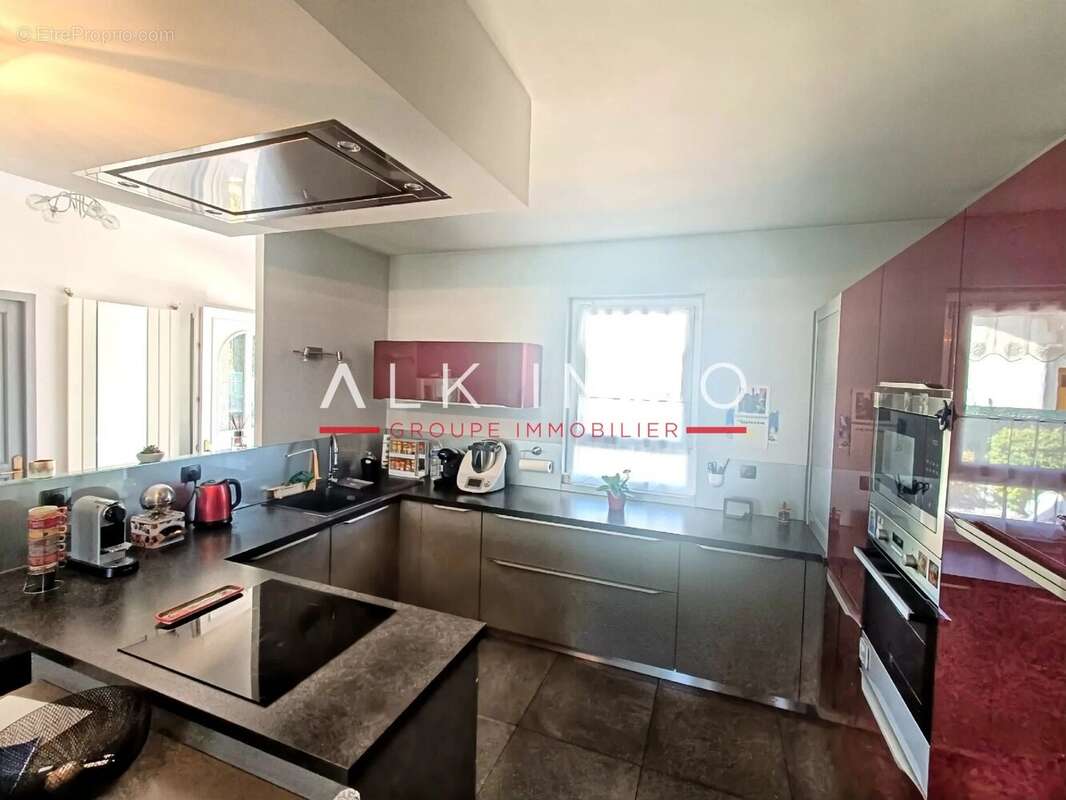 Maison à VETRAZ-MONTHOUX