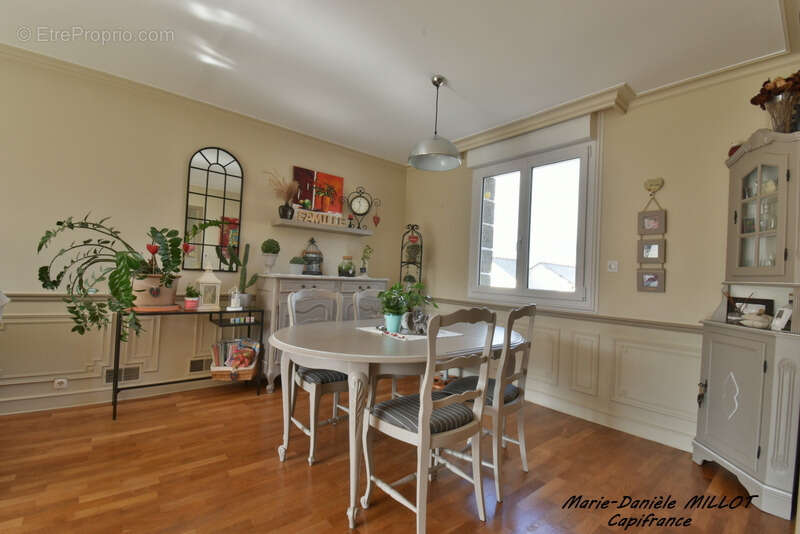 Maison à BONCHAMP-LES-LAVAL