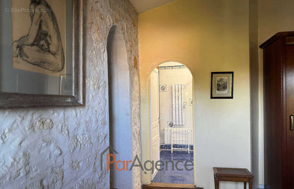 Maison à CHAILLEVETTE