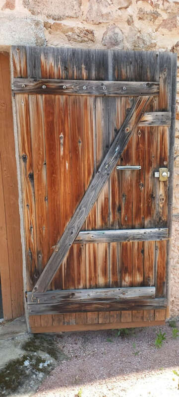 Appartement à LA PACAUDIERE