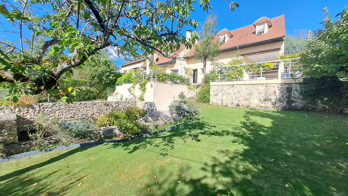 Maison à SAINT-REMY-LES-CHEVREUSE
