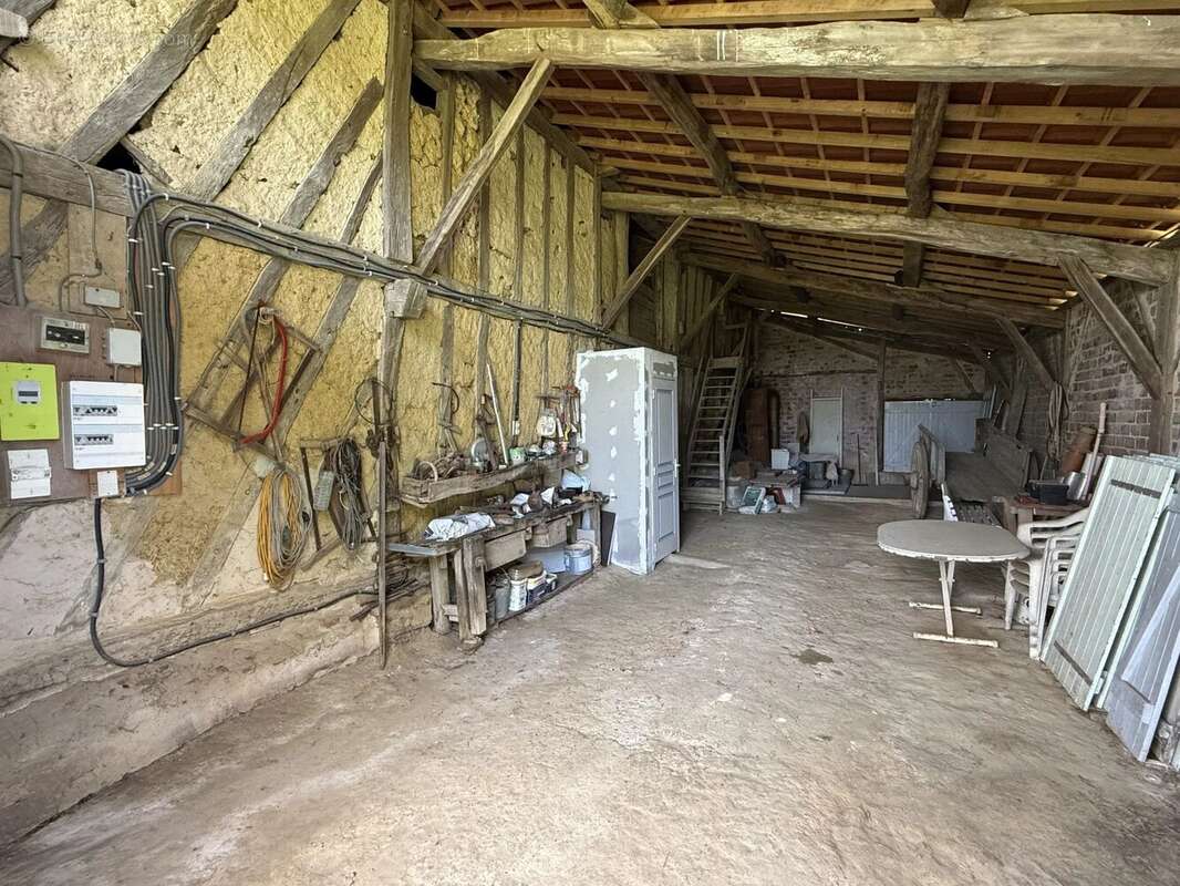 Maison à AVERON-BERGELLE