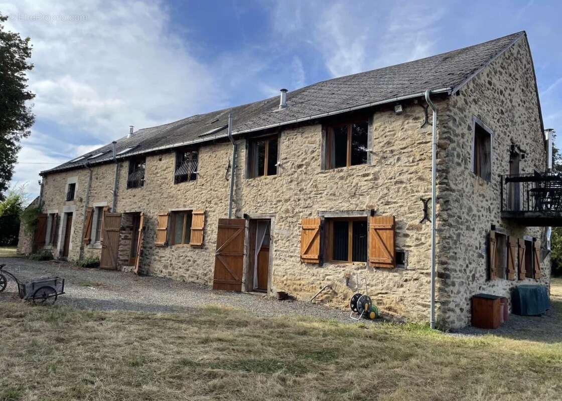Maison à PARNAC