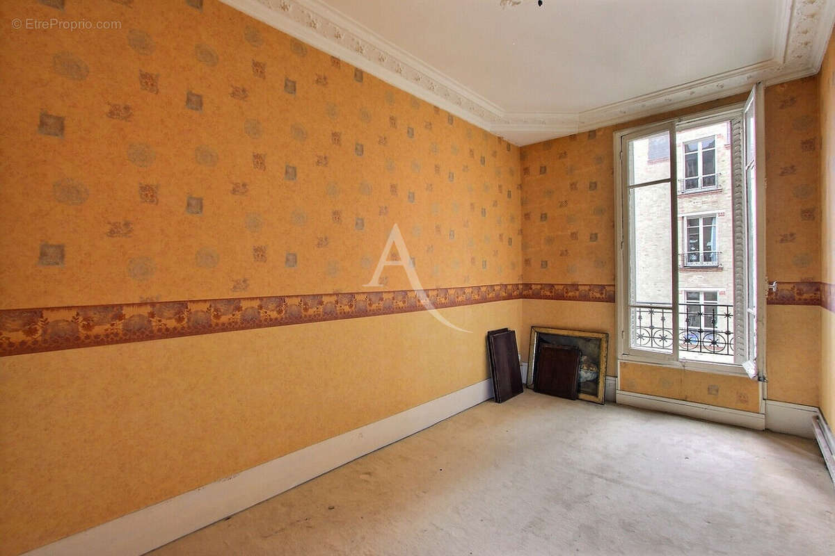 Appartement à COURBEVOIE