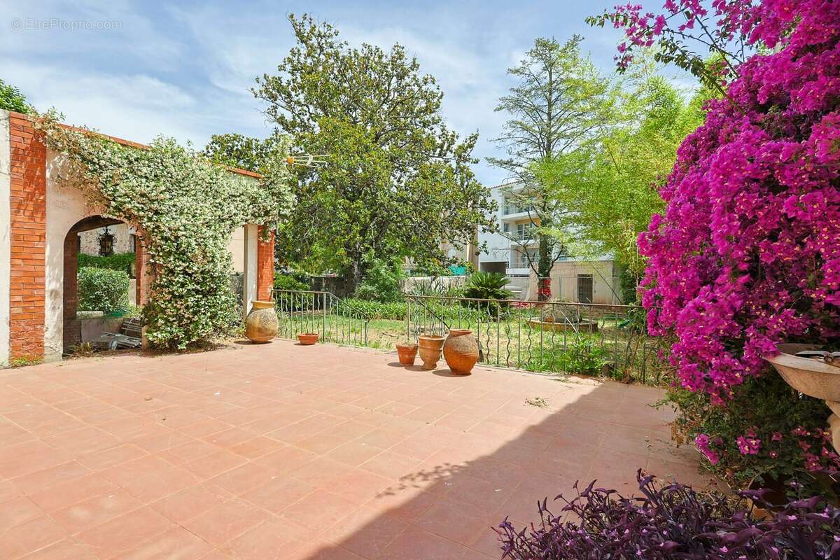 Maison à SOLLIES-PONT